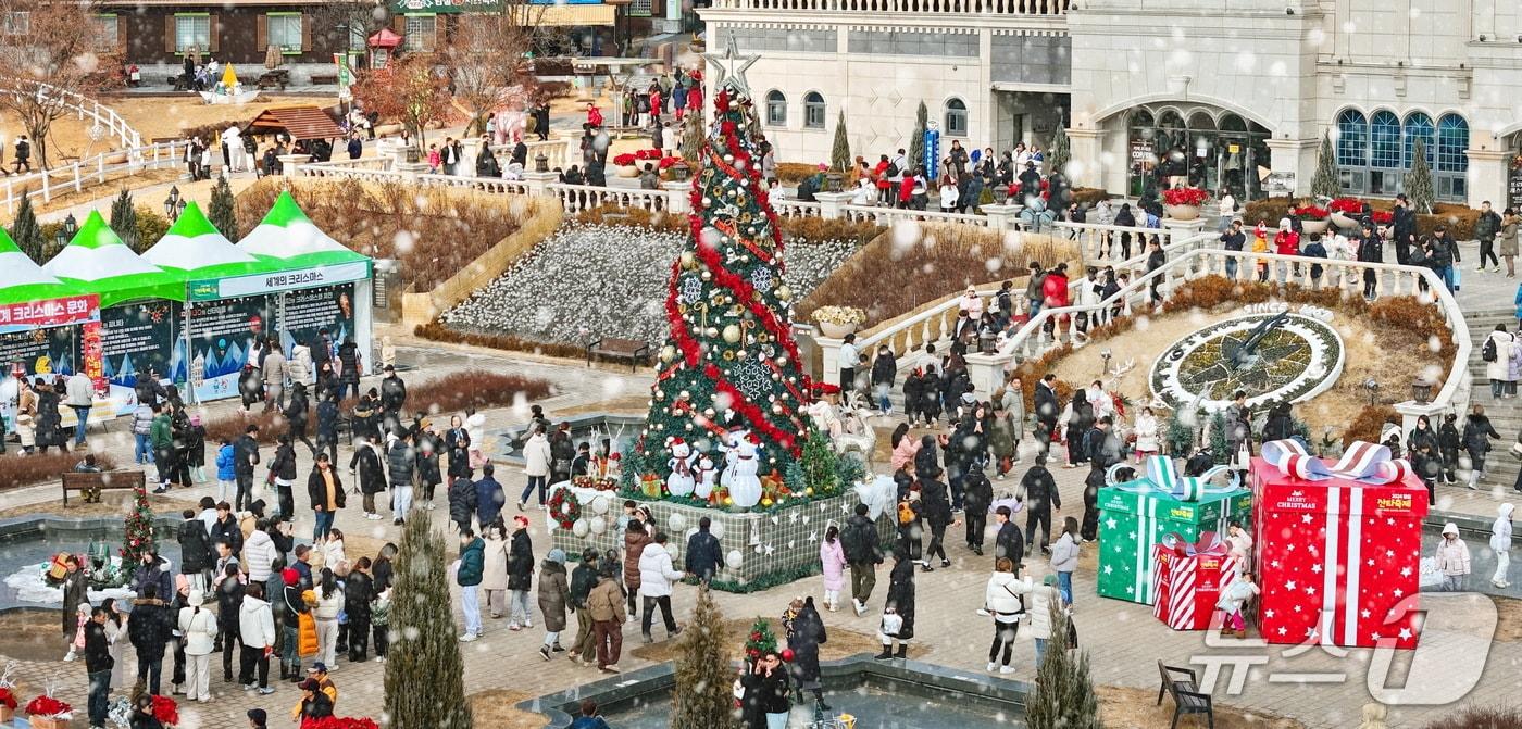 치즈테마파크에서 열리는 산타축제. (재판매 및 DB금지)2025.12.17/뉴스1
