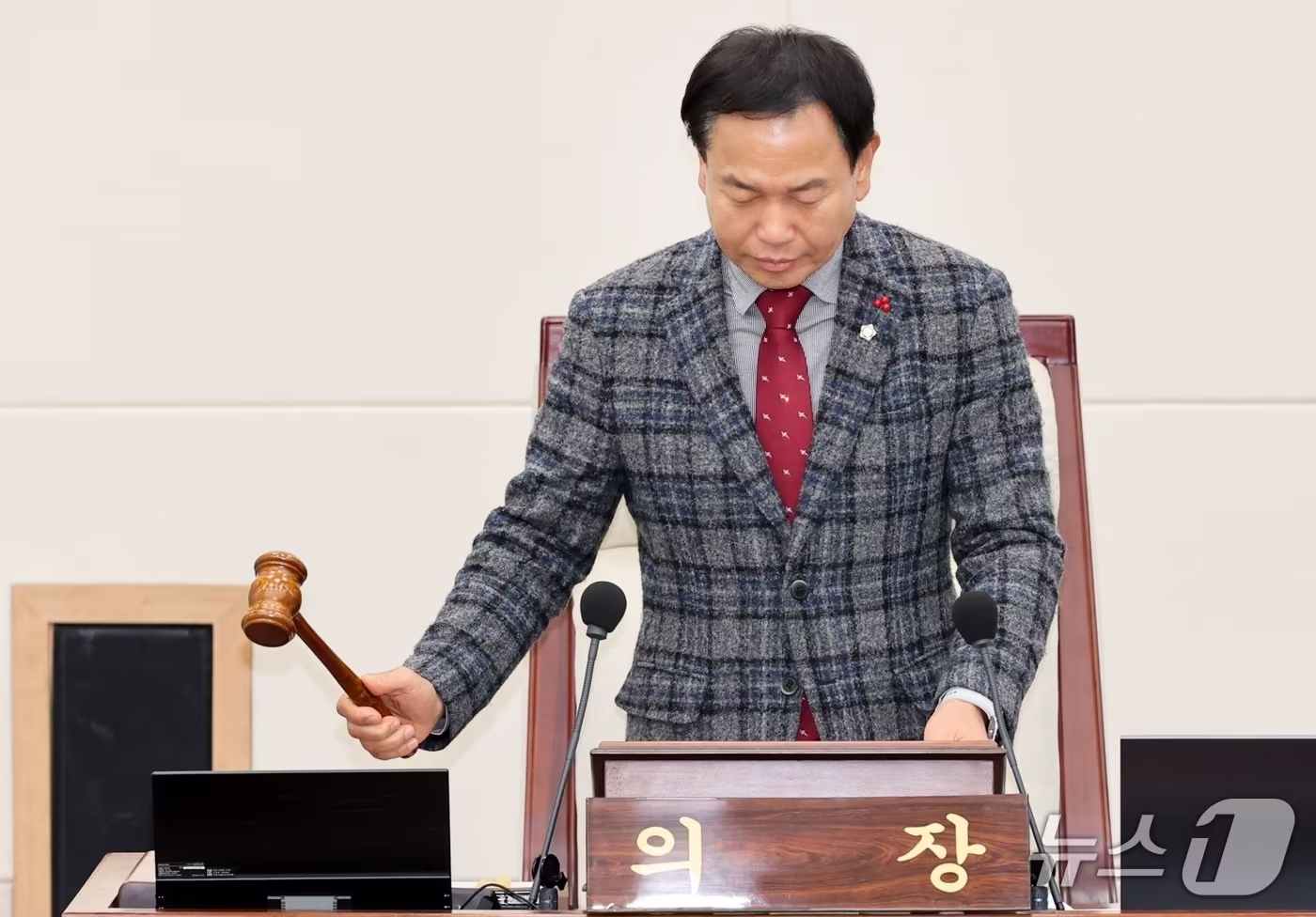 박교상 구미시의장이 17일 정례회 본회의를 주재하고 있다.(구미시의회 제공. 재판매 및 DB금지)/뉴스1