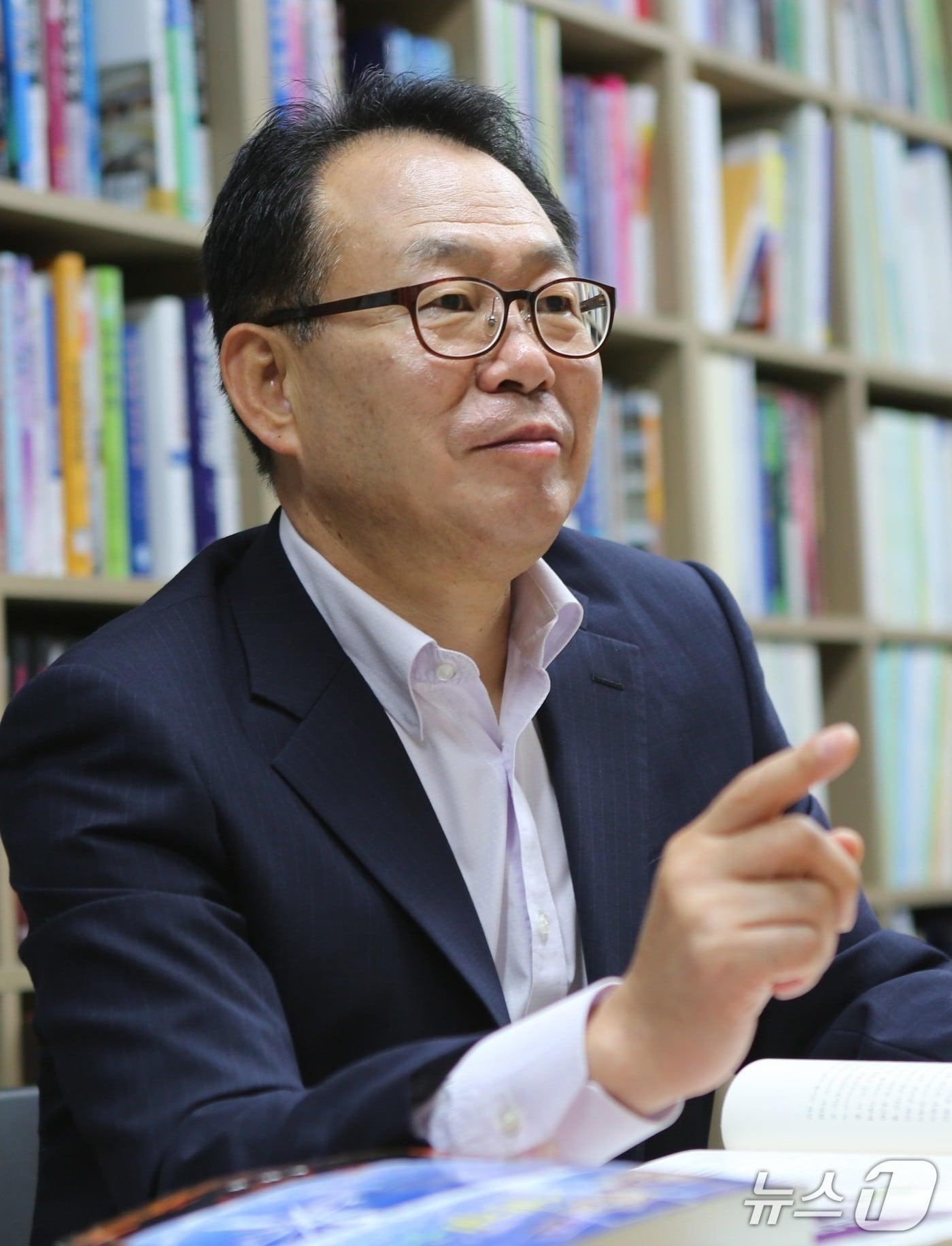 본문 이미지 - 이관표(68) 전 세명대 교수.(독자 제공. 재판매 및 DB금지)/뉴스1 