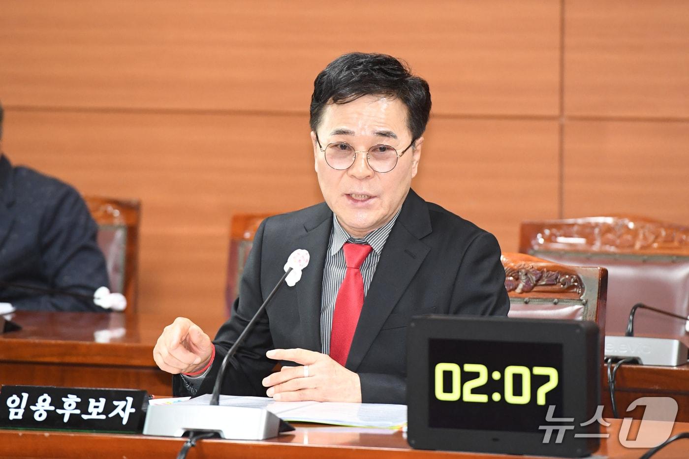 지난 2022년 12월 19일 윤두환 당시 울산도시공사 사장 임용후보자가 제2차 인사청문특별위원회에서 답변하고 있다.(울산시의회 제공. 재판매 및 DB금지)/뉴스1