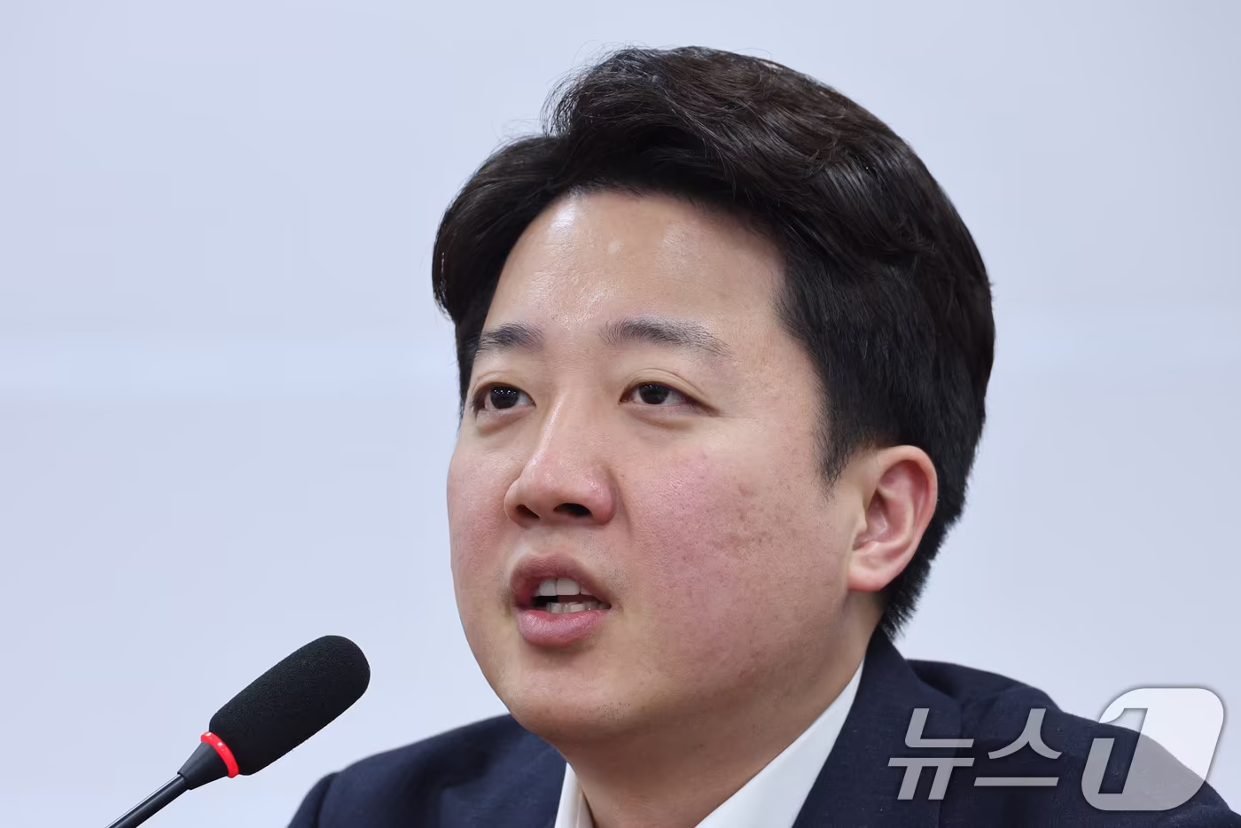 이준석 개혁신당 대표가 18일 서울 여의도 국회에서 열린 최고위원회의에서 발언하고 있다. 2025.12.18/뉴스1 ⓒ News1 신웅수 기자