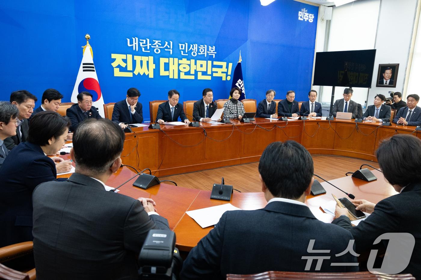 김병기 더불어민주당 원내대표가 18일 서울 여의도 국회에서 열린 정책조정회의에서 모두 발언을 하고 있다. 2025.12.18/뉴스1 ⓒ News1 유승관 기자