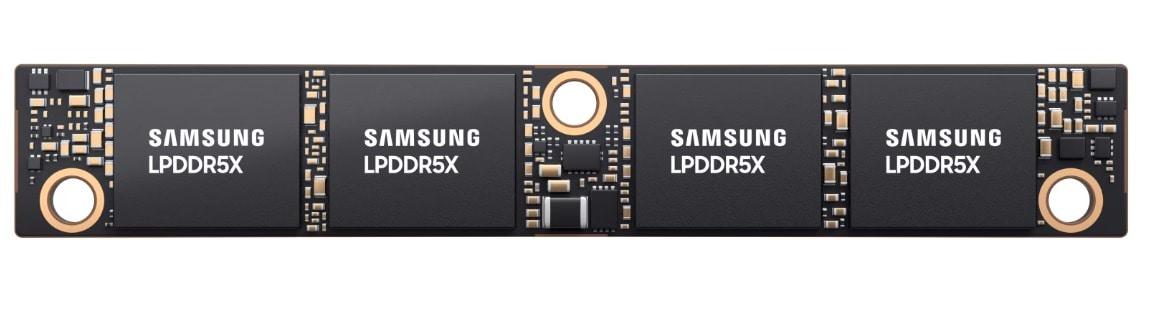 본문 이미지 - 삼성전자가 개발한 AI 데이터센터에 특화된 차세대 서버용 메모리 '소캠2' 이미지.(삼성전자 제공)
