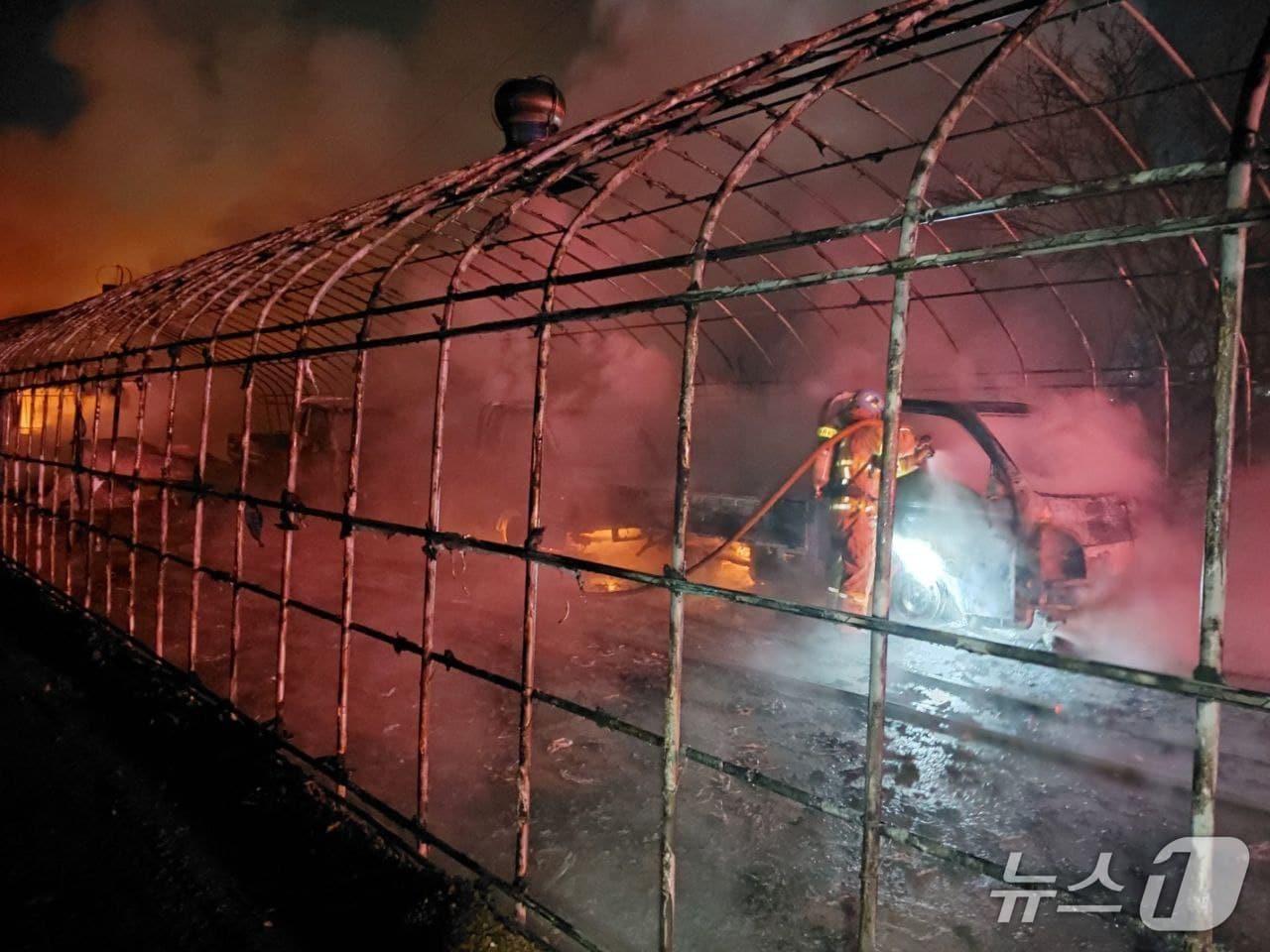 본문 이미지 - 화재 현장. (경기도소방재난본부 제공. 재판매 및 DB 금지) 2025.12.18/뉴스1
