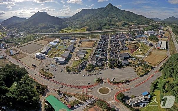 본문 이미지 - 전북 순창군 한국전통 발효문화산업 투자선도지구 전경.(전북도 제공. 재판매 및 DB금지)/뉴스1 