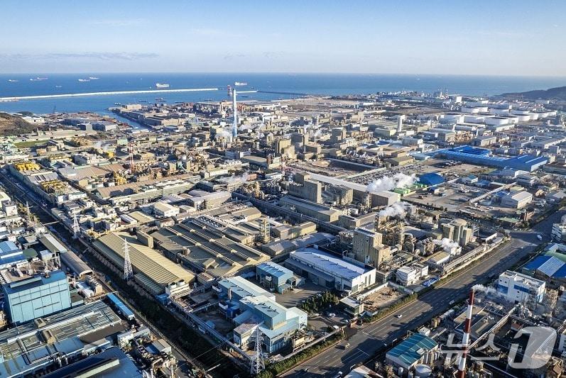 본문 이미지 - 고려아연 온산제련소 전경(고려아연 제공)