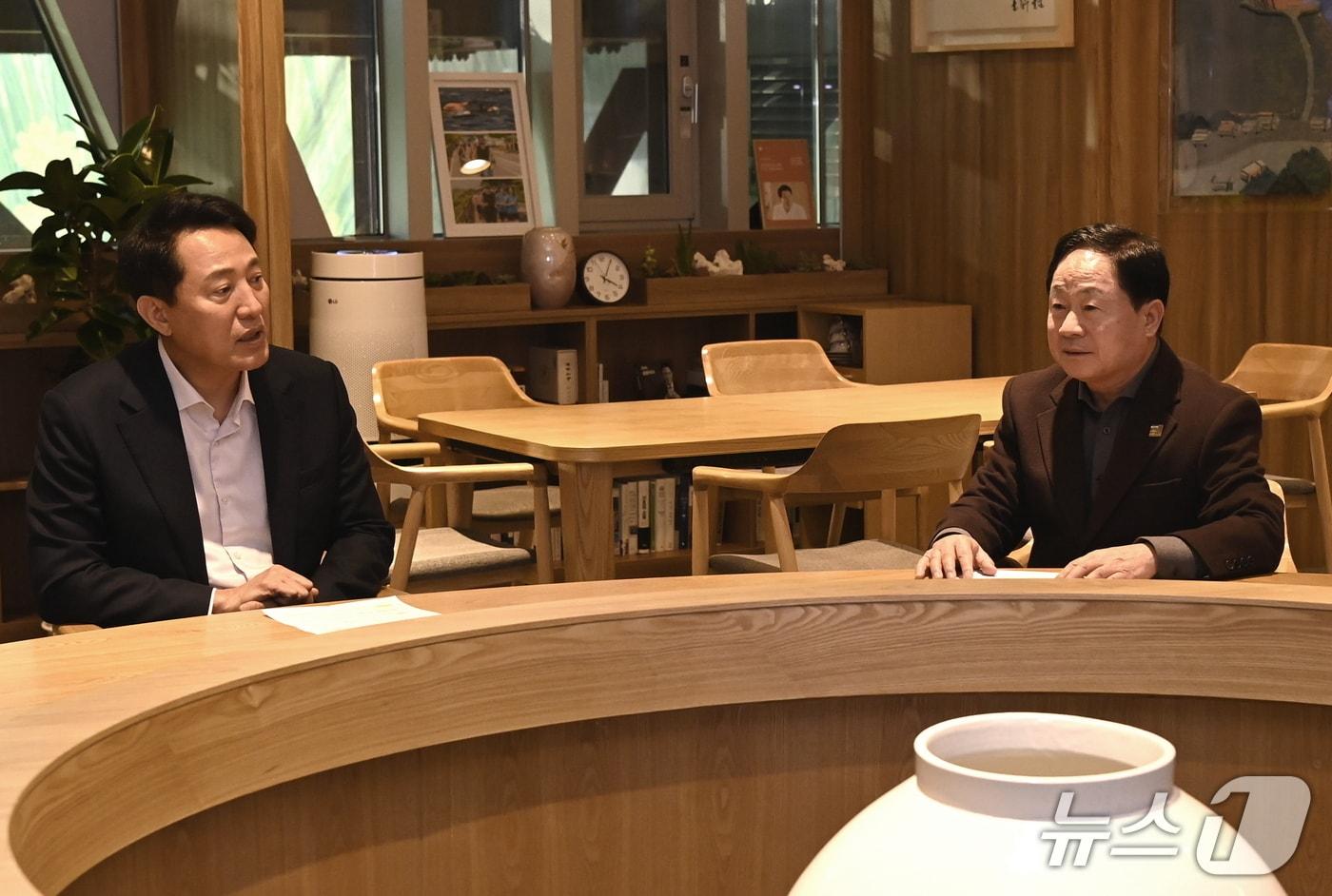 오세훈 서울시장과 만난 주광덕 남양주시장 (사진=남양주시) /뉴스1