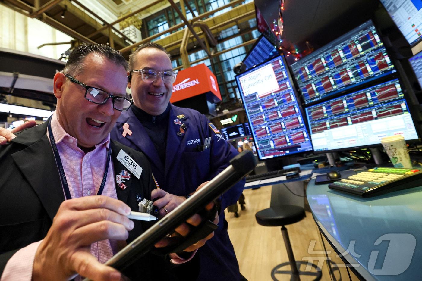 뉴욕증권거래소 트레이더들 ⓒ 로이터=뉴스1