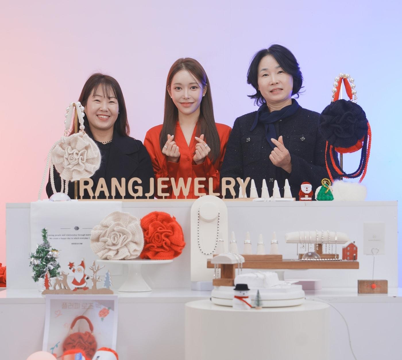 본문 이미지 - 라이브커머스 방송중인 지역 소상공인 업체(노원구 제공)