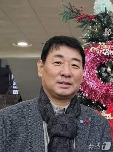 본문 이미지 - 충북 진천 ㈜주거복지센터 두꺼비하우징 김덕수 대표가 20여 년 동안 취약계층의 주거복지 향상에 헌신한 공로로 자활명장에 선정됐다.(진천군 제공, 재판매 및 DB금지)/뉴스1