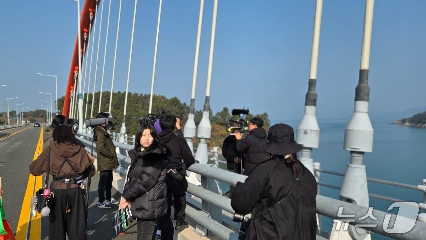 여수시가 여수를 배경으로 한 11번째 웹드라마 '더 섬'을 촬영하고 있다. (여수시 제공. 재판매 및 DB금지)