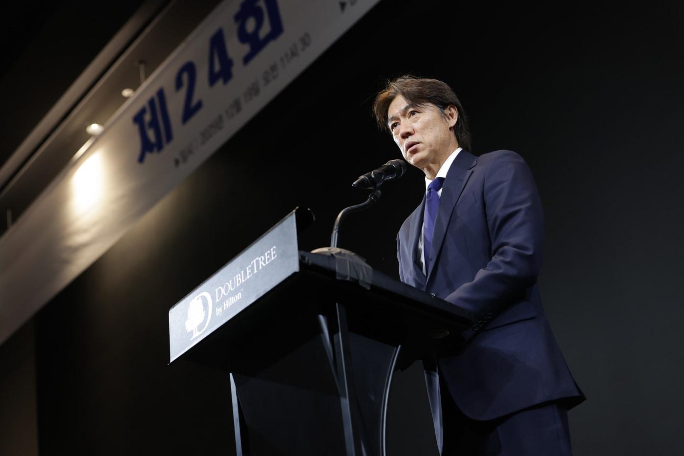 북중미 월드컵을 준비하는 홍명보 축구대표팀 감독은 "결국 가장 중요한 것은 내년 본선 무렵 컨디션"이라고 선수 선발 기준을 거듭 밝혔다. (홍명보 장학재단 제공)