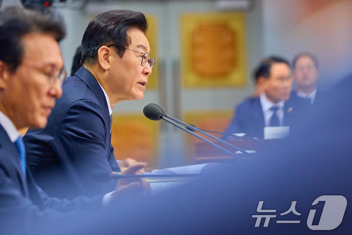 이재명 대통령이 19일 서울 종로구 정부서울청사 별관에서 열린 금융위원회·공정거래위원회 업무보고에서 발언하고 있다. (대통령실 제공. 재판매 및 DB 금지) 2025.12.19/뉴스1 ⓒ News1 허경 기자