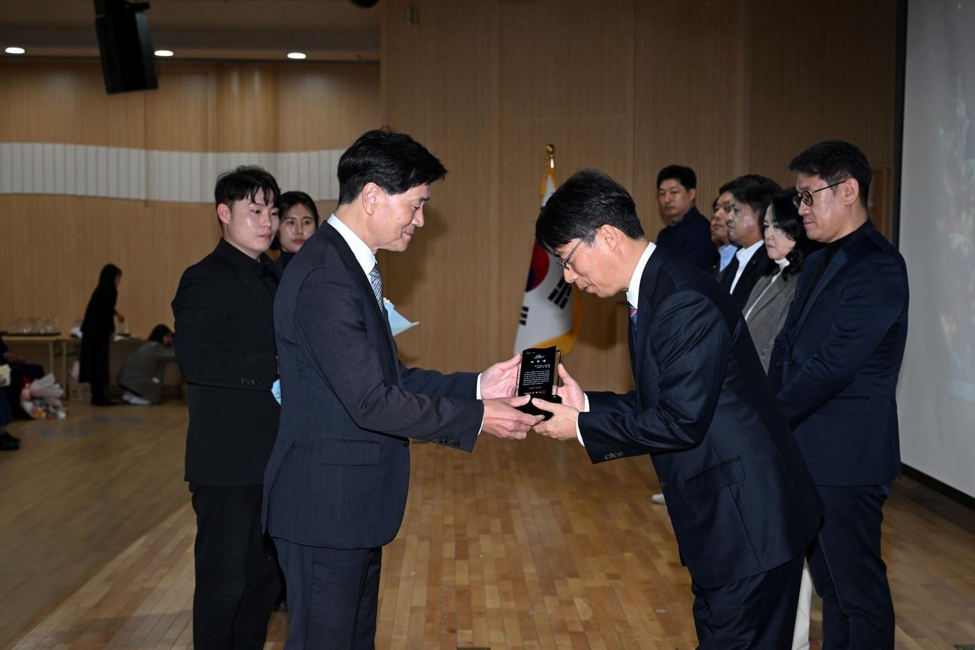 &#40;풀무원샘물 제공&#41;