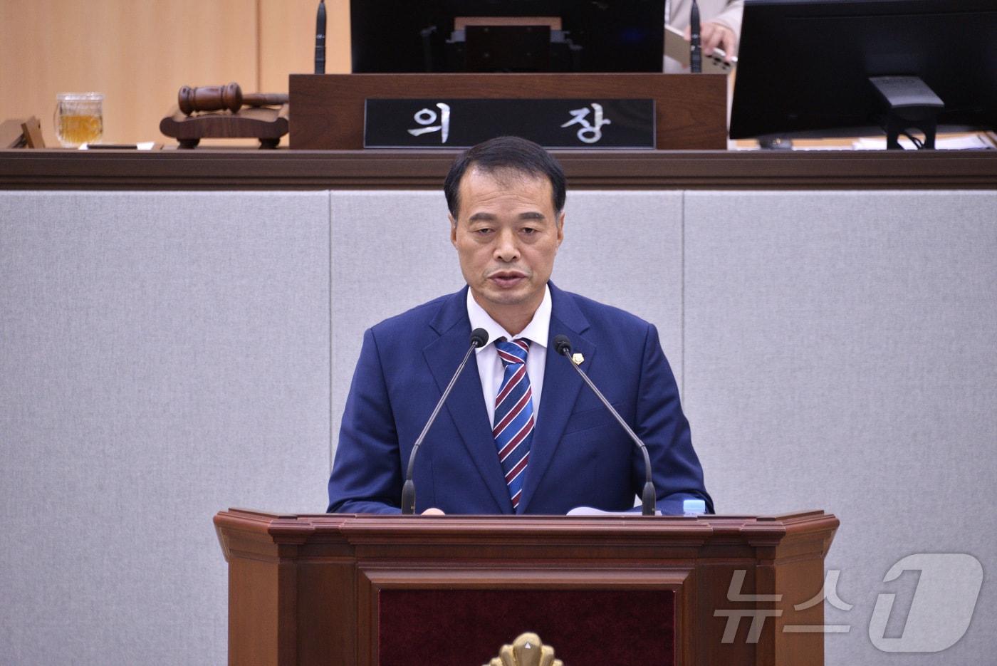 송하진 전남 여수시의원이 지난 1일 본회의 시정질문에서 여수 상포지구 개발 대책을 따져 묻고 있다. &#40;여수시의회 제공. 재판매 및 DB금지&#41; ⓒ News1