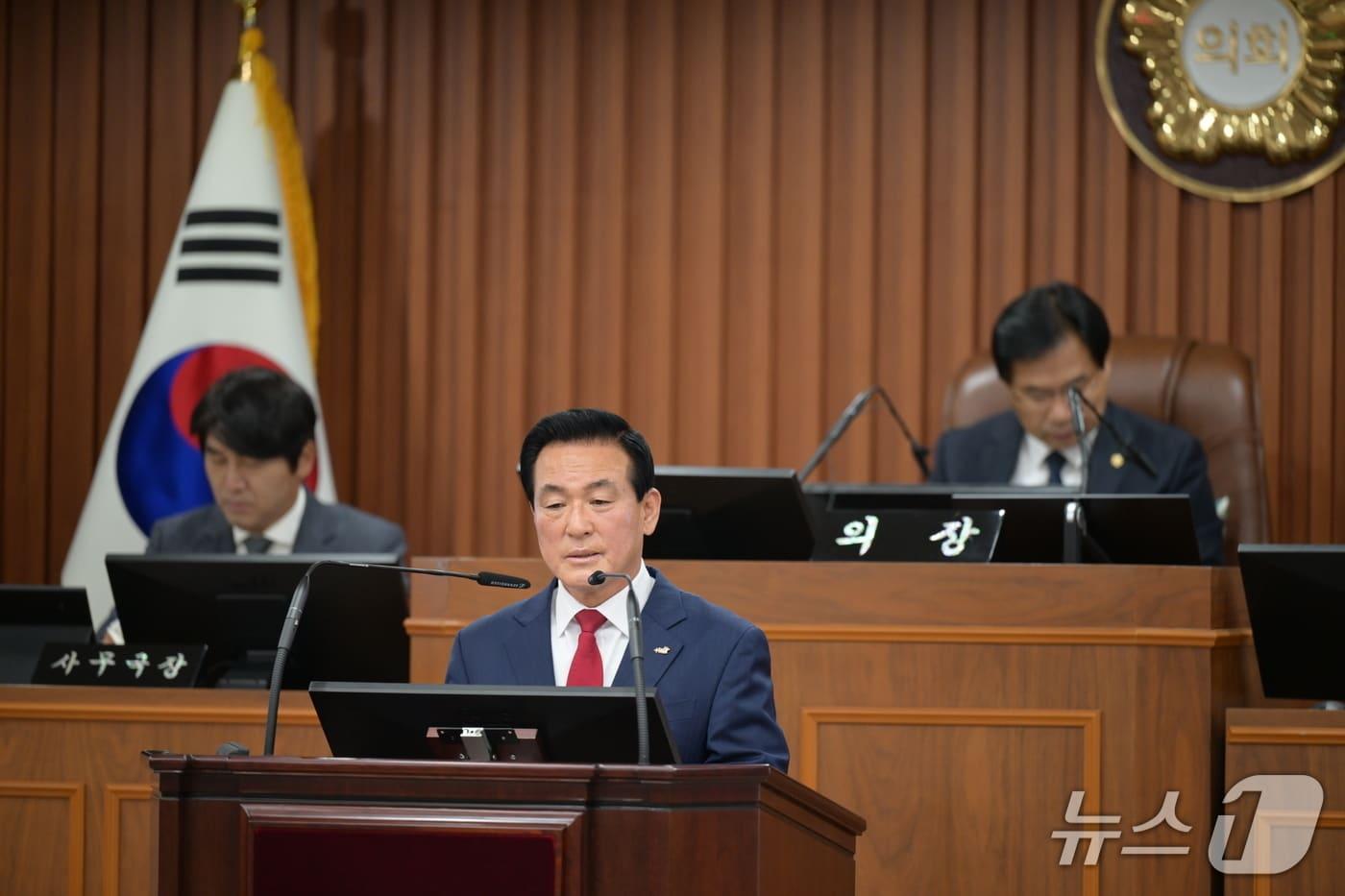 시정연설을 하는 백성현 논산시장(논산시 제공.재판매 및 DB금지)/뉴스1