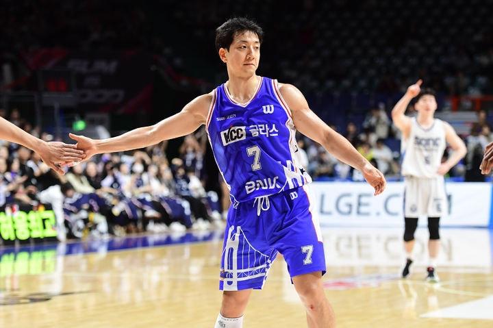 본문 이미지 -  트리플더블을 달성한 허훈(KBL 제공)