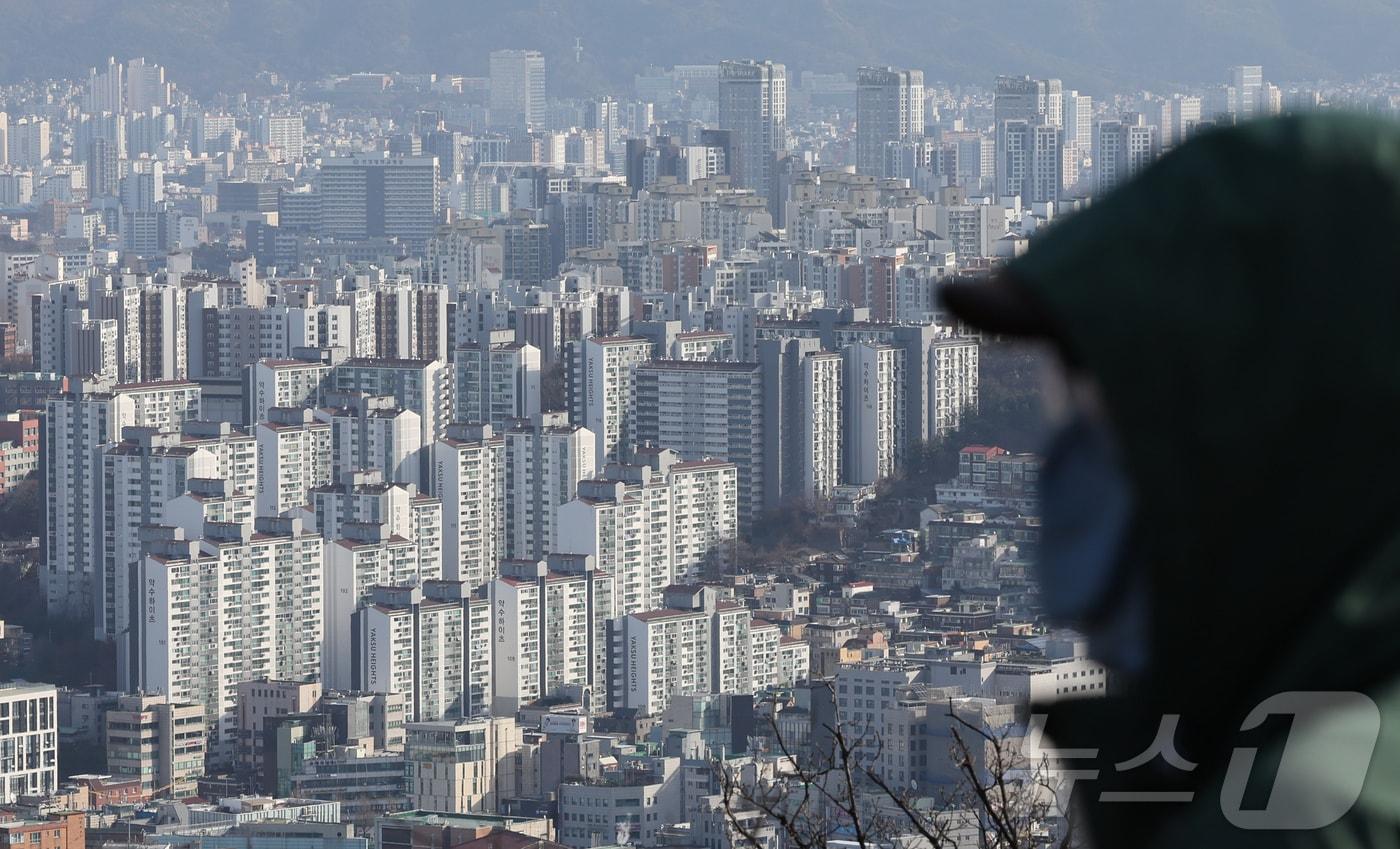 서울 중구 남산에서 바라본 서울 도심 아파트 단지 모습. . ⓒ News1 장수영 기자