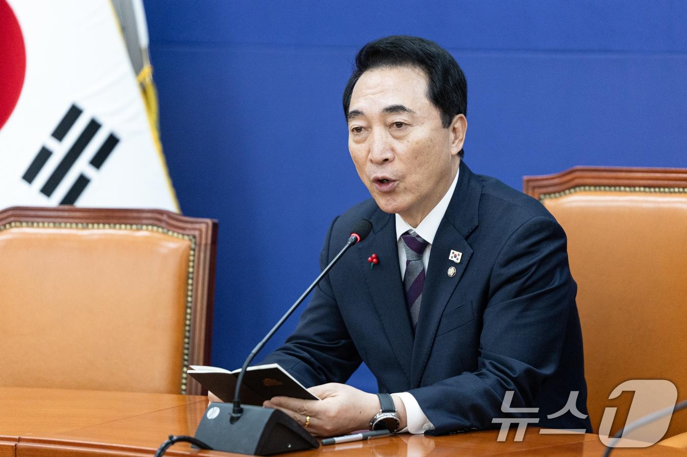 박수현 더불어민주당 수석대변인이 21일 서울 여의도 국회에서 열린 기자간담회에서 발언하고 있다. 2025.12.21/뉴스1 ⓒ News1 이승배 기자