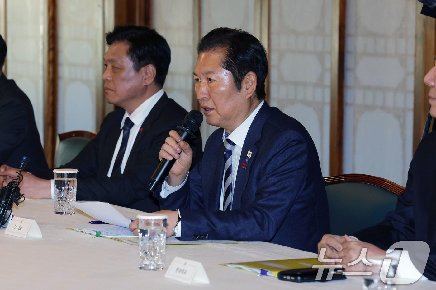 정청래 더불어민주당 대표가 21일 서울 종로구 국무총리공관에서 열린 제5차 고위당정협의회에서 발언하고 있다. (공동취재) 2025.12.21/뉴스1 ⓒ News1 장수영 기자