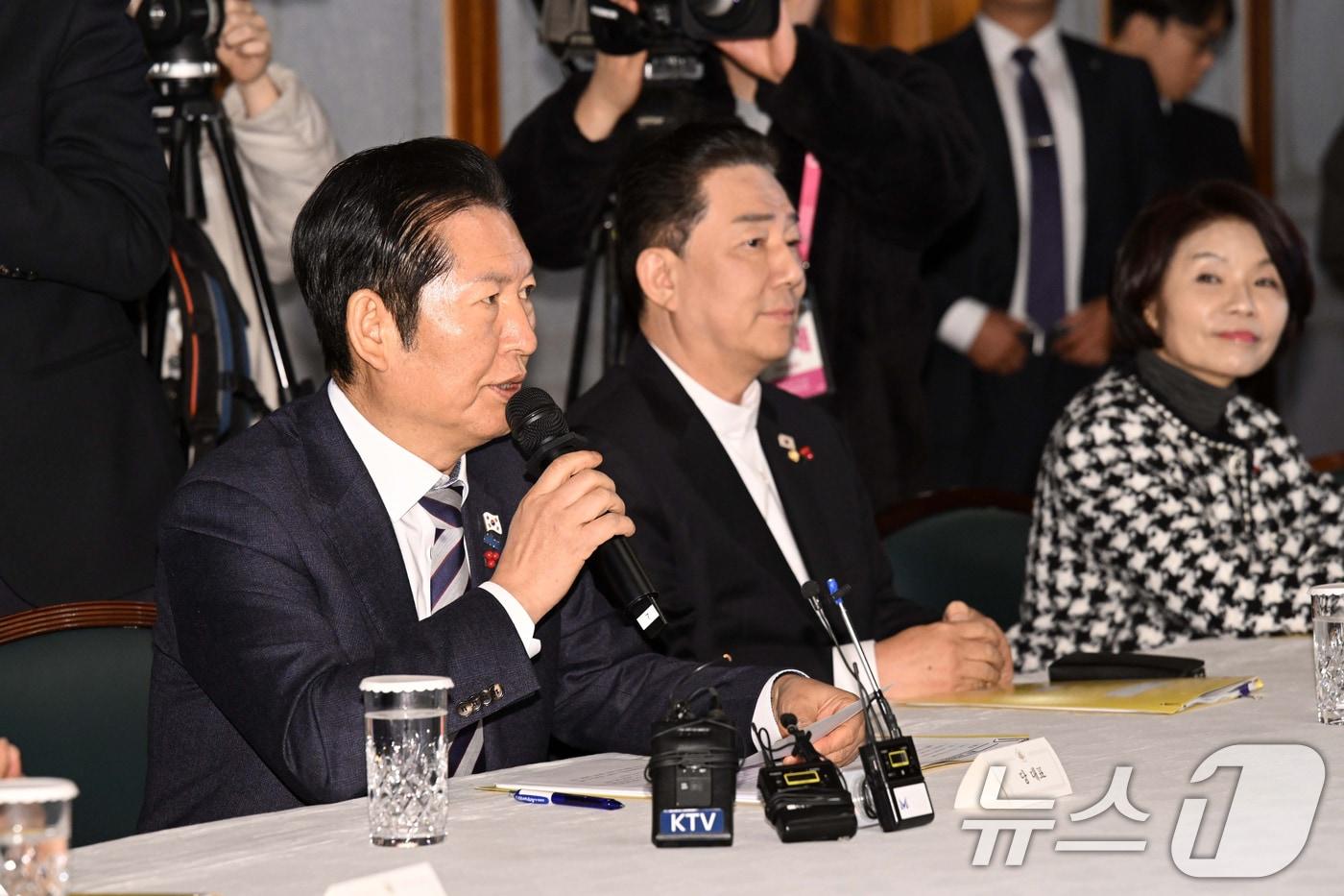 정청래 더불어민주당 대표가 21일 서울 종로구 국무총리공관에서 열린 제5차 고위당정협의회에서 발언하고 있다. (공동취재) 2025.12.21/뉴스1 ⓒ News1 장수영 기자