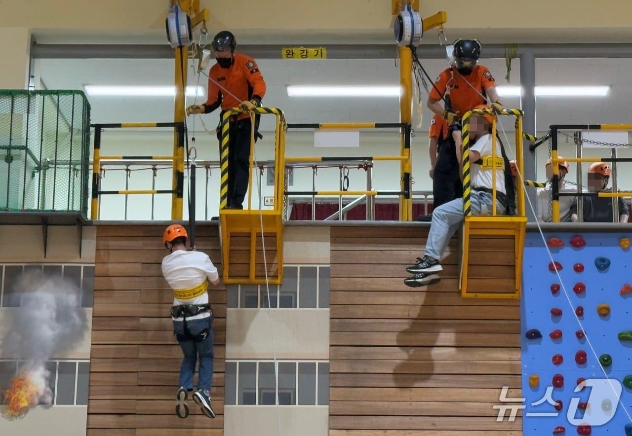 본문 이미지 - 대전 119시민체험센터 프로그램 운영 모습 (대전소방 제공) /뉴스1