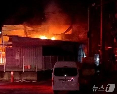 본문 이미지 - 화재 현장. (경기도소방재난본부 제공. 재판매 및 DB 금지) 2025.12.22/뉴스1