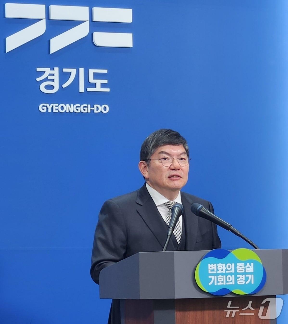 본문 이미지 - 22일 차성수 경기도 기후환경에너지국장이 생활폐기물 직매립금지 관련 도의 대책을 설명하고 있다.(경기도 제공. 재판매 및 DB금지)