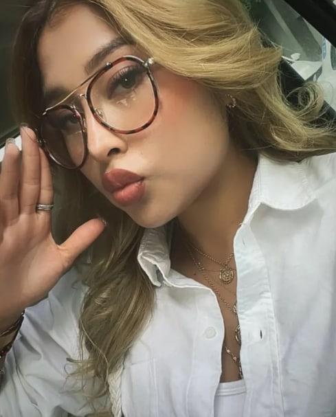 본문 이미지 - 미인대회 출신 여성이 취약계층을 위한 선물을 구매하기 위해 친척들과 함께 이동하던중 차량사고로 인해 고속도로에서 사망하는 비보가 전해졌다. 루체로 라미레즈(22). 출처=더선