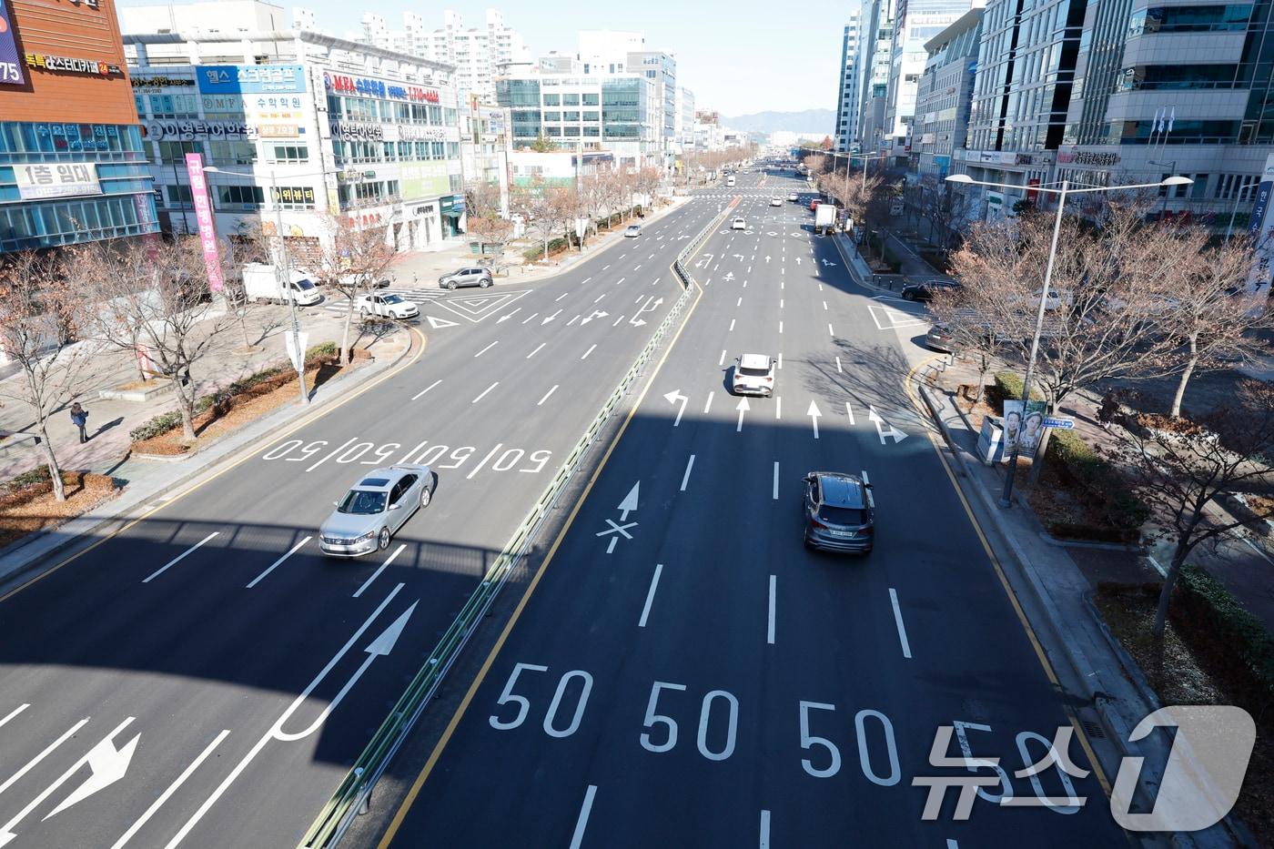 본문 이미지 - 광주 서구 도로 모습. 2025.12.22 ⓒ 뉴스1 김태성 기자