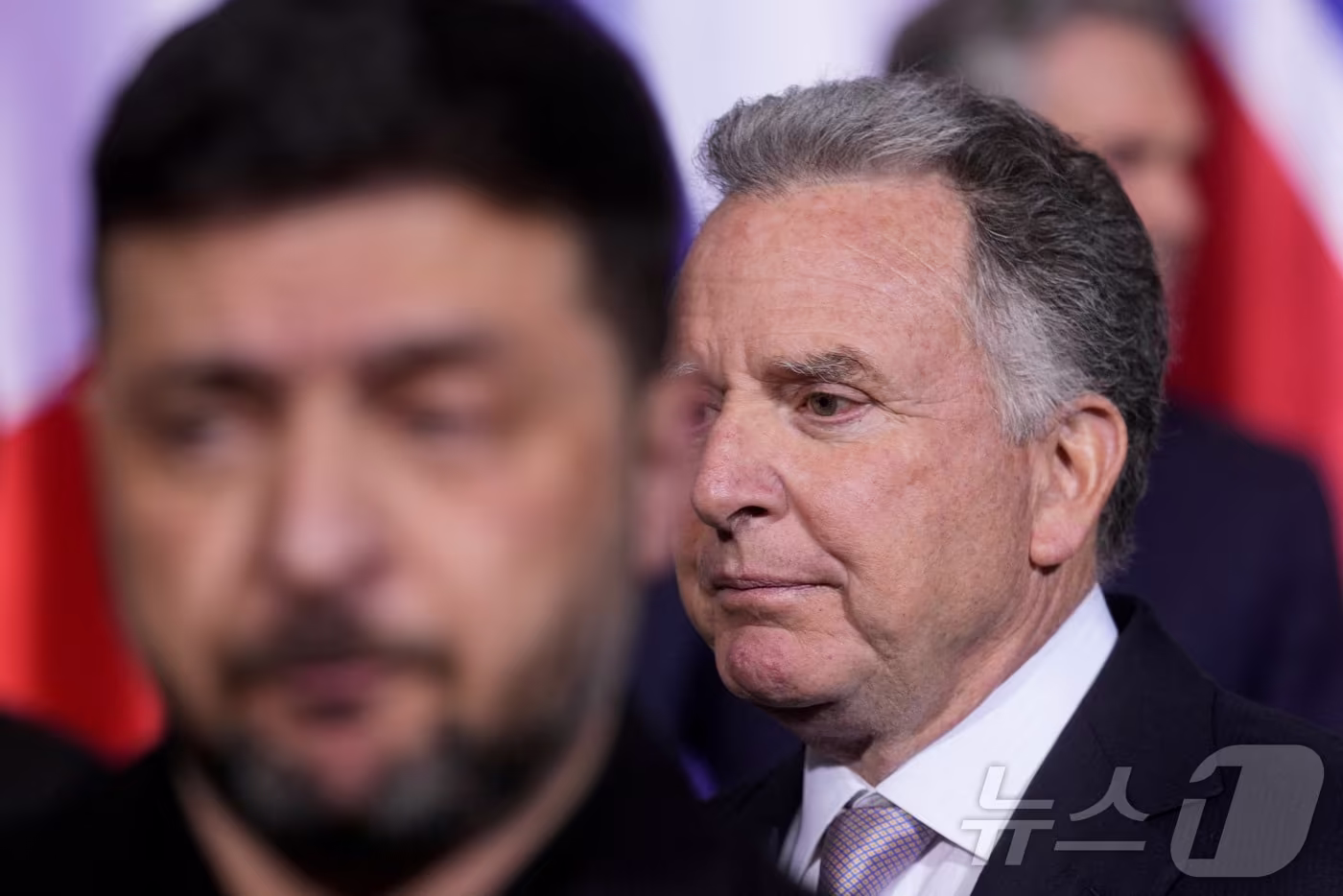 지난 15일(현지시간) 독일 베를린 총리관저에서 볼로디미르 젤렌스키 우크라이나 대통령과 미국 특사 스티브 위트코프가 만나는 장면.2025.12.15.<자료사진>ⓒ 로이터=뉴스1