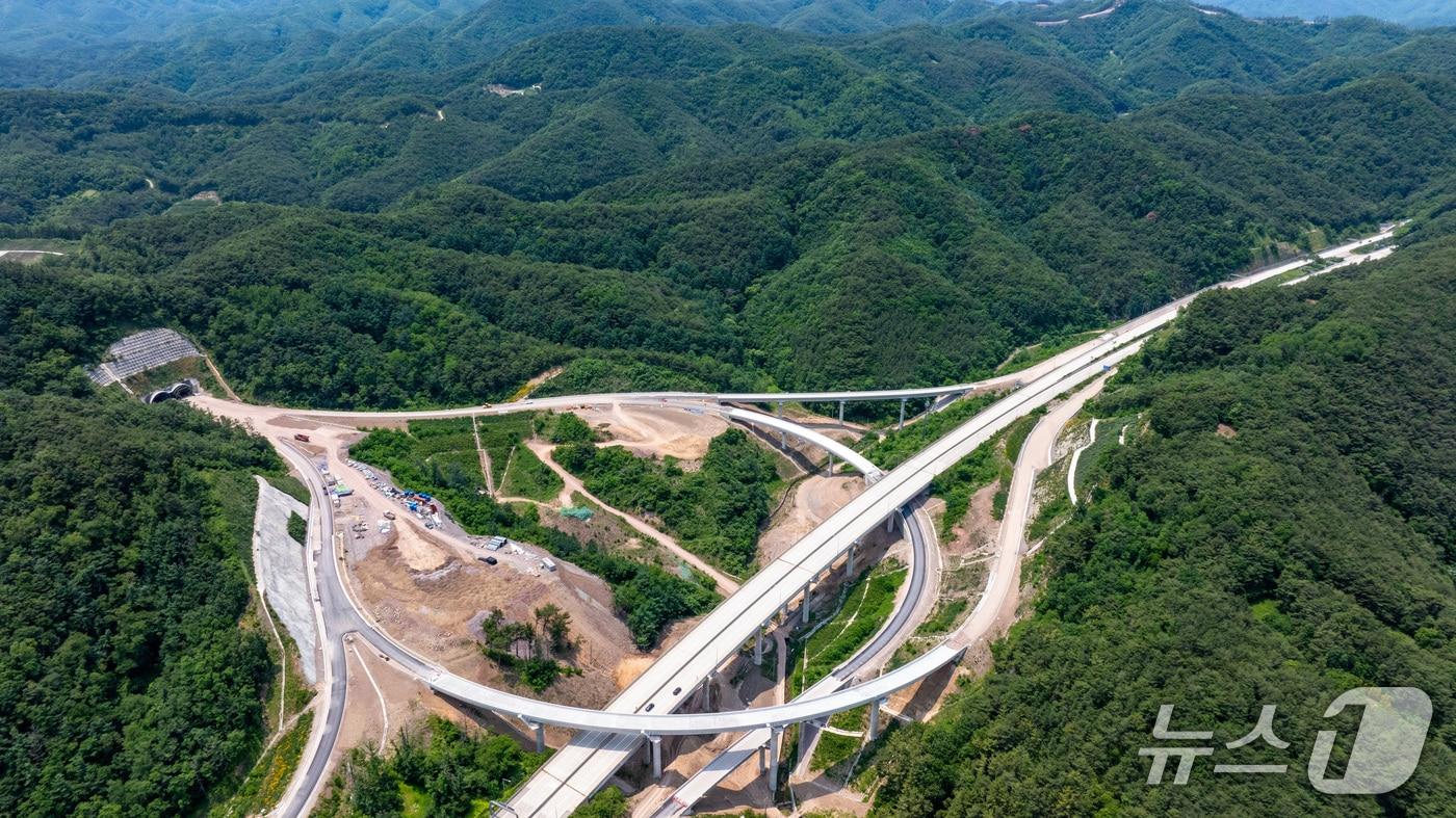  경북 영덕군이 상주~영덕고속도로와 포항~영덕고속도로에 신규 IC 신규 개설을 추진한다. (영덕군 제공, 재판매 및 DB금지) 2025.12.22/뉴스1