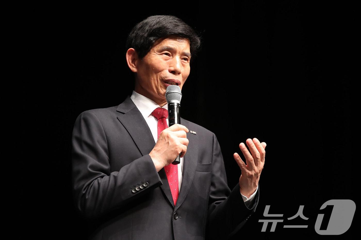 본문 이미지 - 이태훈 대구 달서구청장이 지난해 12월  '달서구민의 날' 축하행사에서 기념사를 하고 있다. 2025.12.22/뉴스1 ⓒ News1 공정식 기자