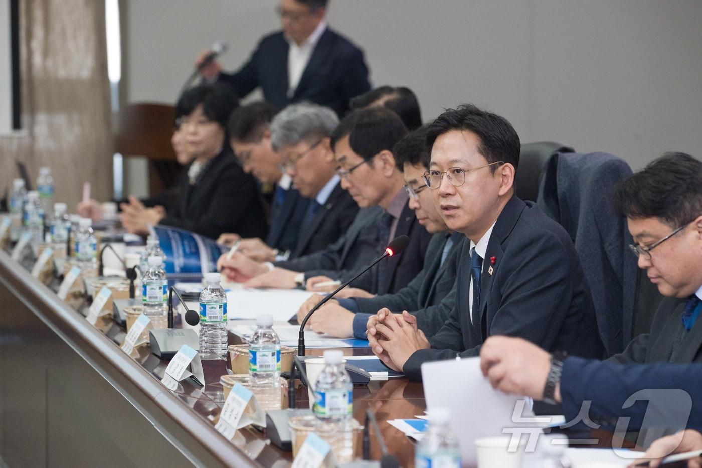 배경훈 부총리 겸 과학기술정보통신부 장관이 22일 오후 세종특별자치시 국가과학기술연구회에서 열린 '출연연 기관장 간담회' 에서 발언하고 있다. (과학기술정보통신부 제공. 재판매 및 DB 금지) 2025.12.22/뉴스1