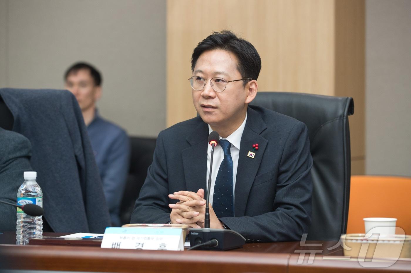 배경훈 부총리 겸 과학기술정보통신부 장관이 22일 오후 세종특별자치시 국가과학기술연구회에서 열린 '출연연 기관장 간담회' 에서 발언하고 있다. (과학기술정보통신부 제공. 재판매 및 DB 금지) 2025.12.22/뉴스1