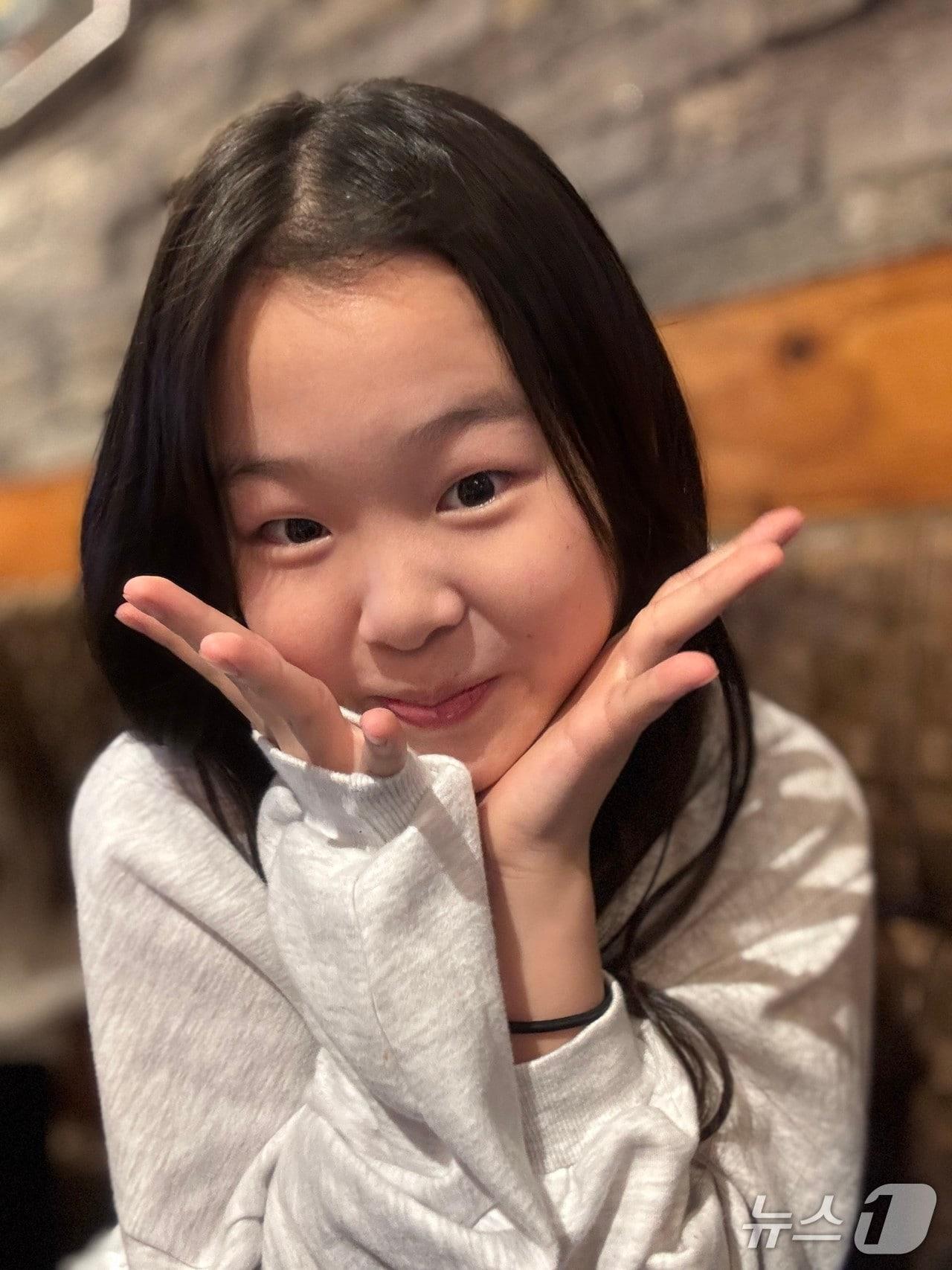 본문 이미지 - 승무원을 꿈꾸던 11살 여아가 뇌수막염으로 의식을 회복하지 못한 채 뇌사 장기기증으로 4명에게 새 삶을 선물하고 떠났다. 기증자 김하음(11) 양.(한국장기조직기증원 제공)