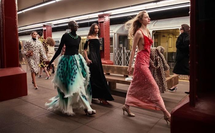 본문 이미지 - 샤넬 2026 공방 컬렉션이 뉴욕에서 펼쳐지고 있다. 사진= 제공