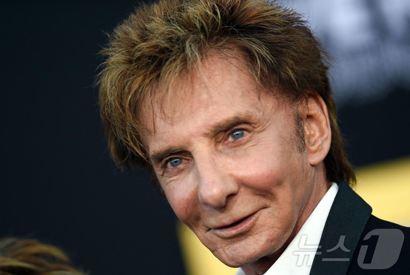 가수 배리 매닐로우가 22일(현지시간) 폐암 진단을 받아 수술할 예정이라고 말했다. 사진은 2019년 9월 24일 캘리포니아 로스엔젤레스에서 열린 '스타 이즈 본' 초연 공연 때의 매닐로우. 2019.9.24 ⓒ AFP=뉴스1 ⓒ News1 김경민 기자