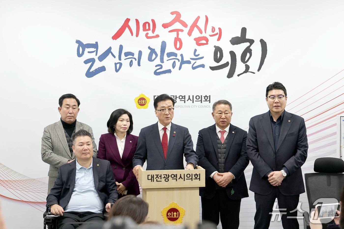 조원휘 대전시의회 의장이 23일 기자실에서 의정결산 기자회견을 진행하고 있다. (시의회 제공) / 뉴스1