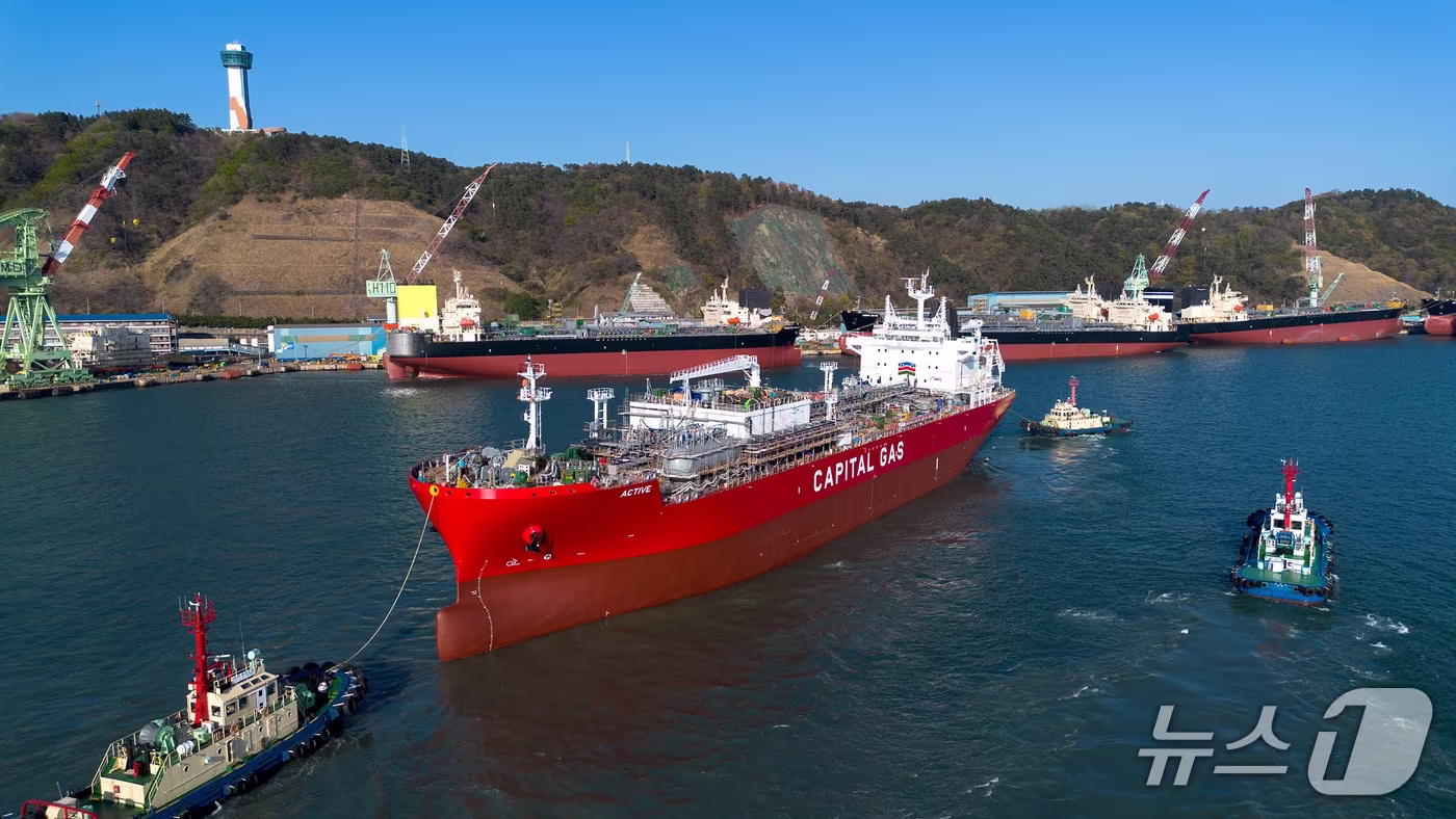 HD현대미포가 진수한 세계 최대 2만2000㎥급 액화이산화탄소 운반선(HD현대 제공)