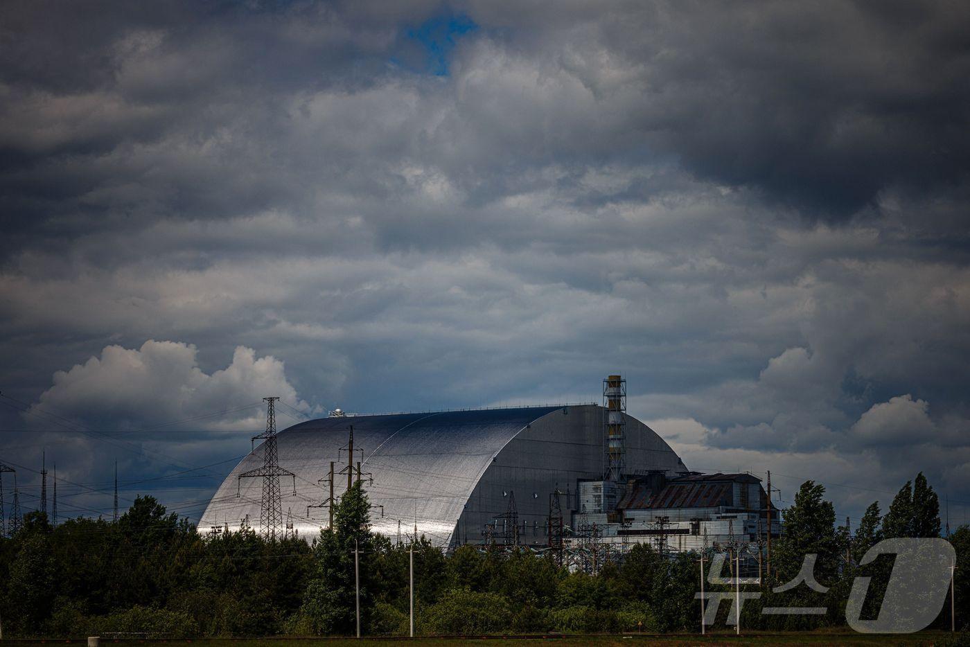 2022년 5월 29일(현지시간) 우크라이나 체르노빌 원자력발전소 4호기 원자로를 덮고 있는 '신형 안전 격납고'(NSC)의 모습. 2022.05.29. ⓒ AFP=뉴스1 ⓒ News1 윤다정 기자