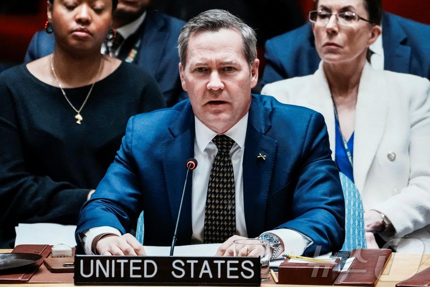 마이크 왈츠 유엔 주재 미국 대사가 23일(현지시간) 뉴욕 유엔 본부에서 열린 안전보장이사회 회의에서 베네수엘라에 대한 미국의 일련의 방침에 대해 논의하고 있다. 2025.12.23 ⓒ 로이터=뉴스1 ⓒ News1 김경민 기자