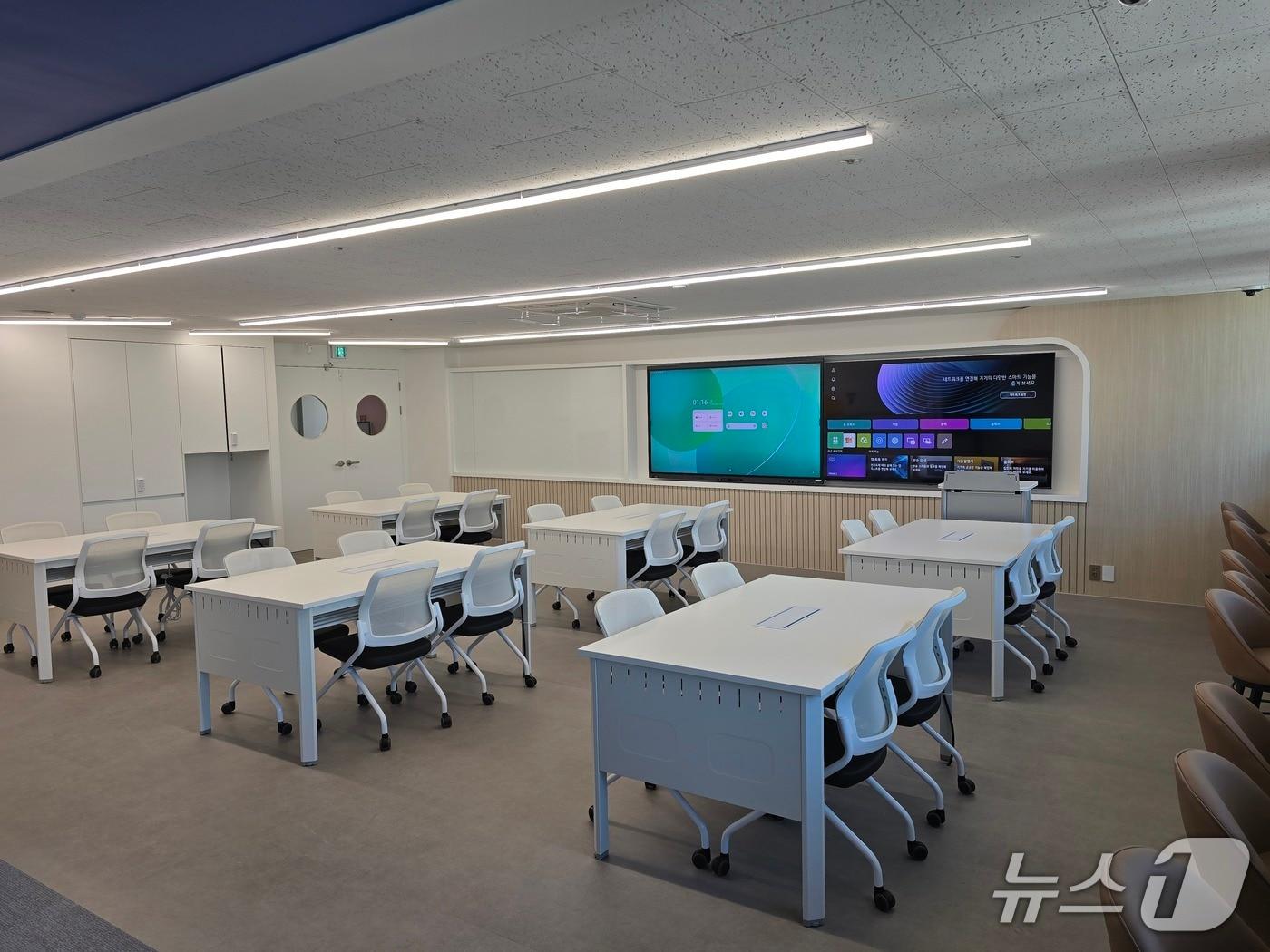 본문 이미지 - '꿈아이 인공지능(AI) 디지털체험실' 모습.(용산구 제공)