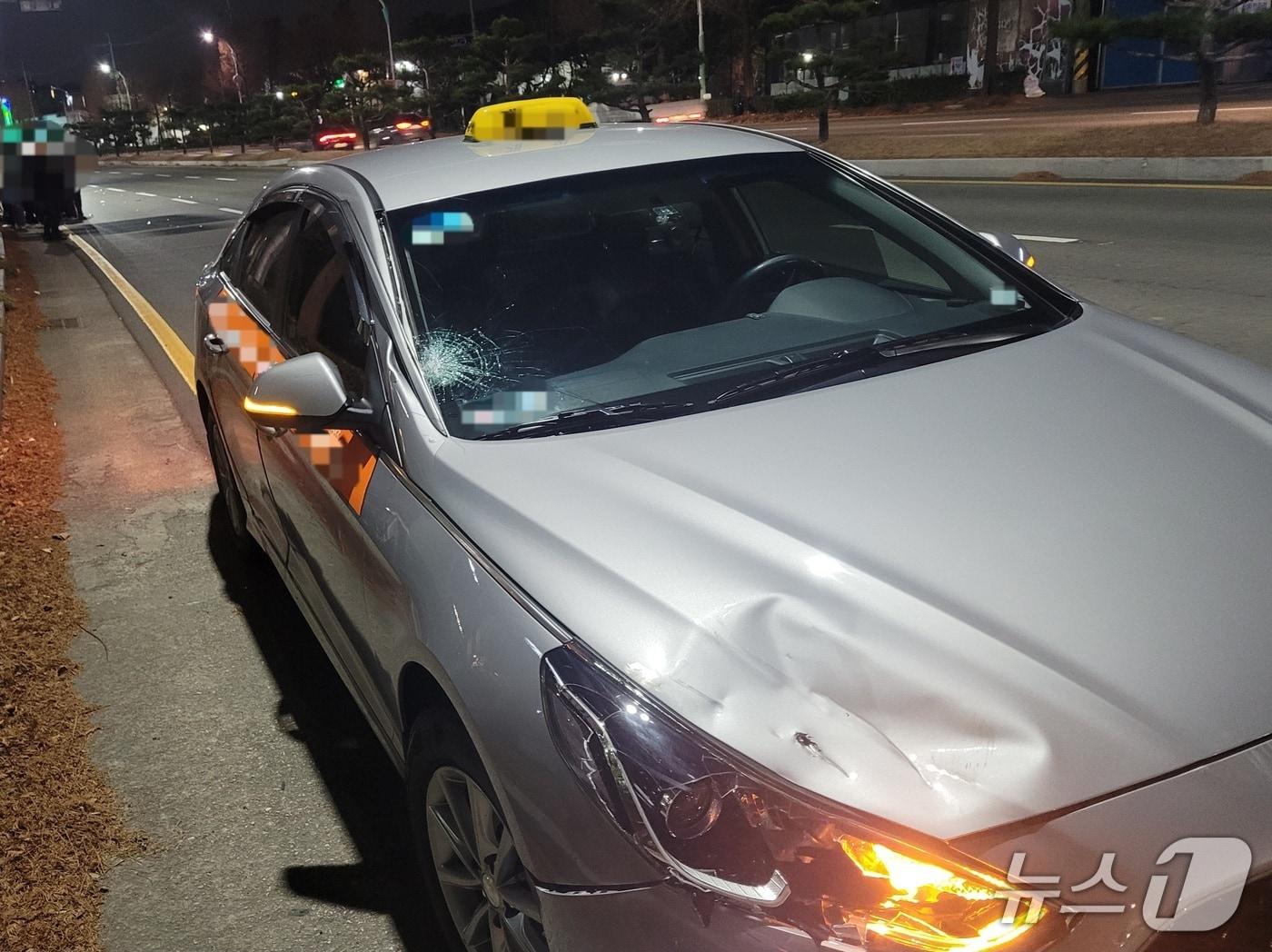 본문 이미지 - 양산서 자전거 끌고 무단횡단하던 60대, 택시에 치여 숨져.(독자 제공. 재판매 및 DB금지)