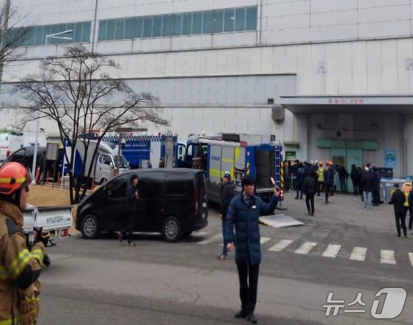 본문 이미지 - 화재 현장. (경기도소방재난본부 제공. 재판매 및 DB 금지) 2025.12.24/뉴스1