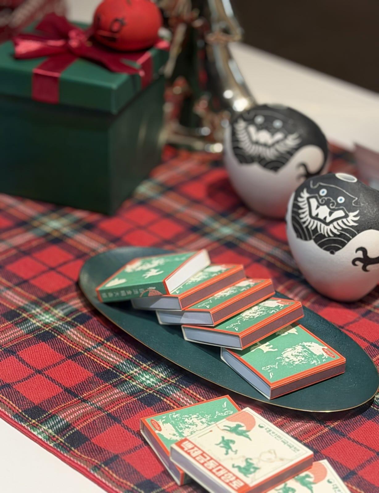 본문 이미지 - 부여 123사비공예마을 공예상점에서 판매 중인 상품들.(부여군 제공. 재판매 및 DB금지)/뉴스1들.