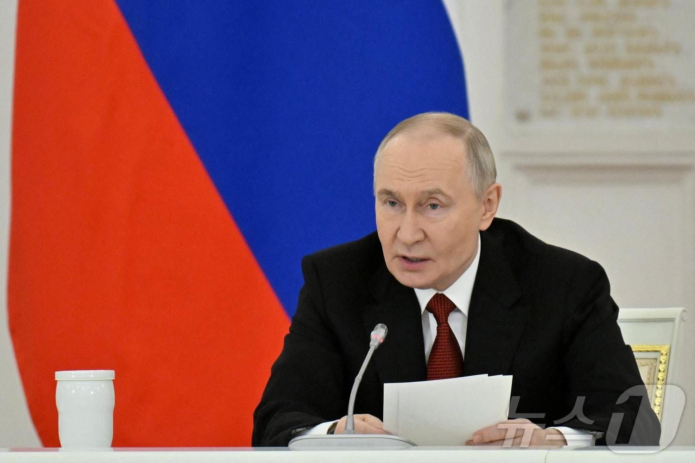 블라디미르 푸틴 러시아 대통령이 25일(현지시간) 모스크바 크렘린궁에서 국무회의를 주재하고 있다. 2025.12.25 ⓒ 로이터=뉴스1 ⓒ News1 김경민 기자