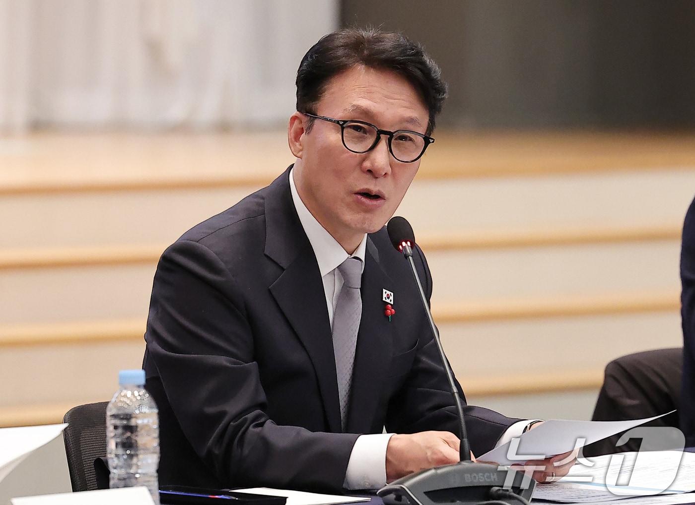 본문 이미지 - 김민석 국무총리가 26일 서울 마포구 중소기업DMC타워에서 열린 제17차 청년정책조정위원회 회의에서 모두발언을 하고 있다. 2025.12.26/뉴스1 ⓒ News1 김성진 기자