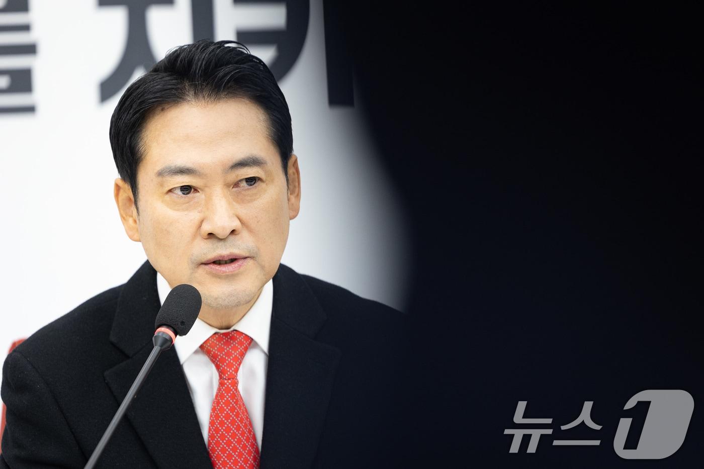 장동혁 국민의힘 대표가 28일 서울 여의도 국회에서 열린 현안 기자간담회에서 모두 발언을 하고 있다. 2025.12.28/뉴스1 ⓒ News1 유승관 기자