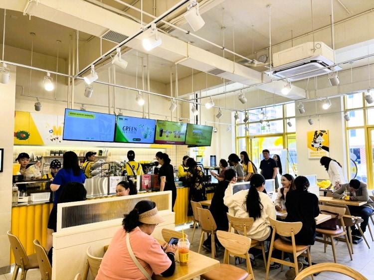 본문 이미지 - 몽골 울란바토르 메가MGC커피 매장 내부(메가MGC커피 제공)